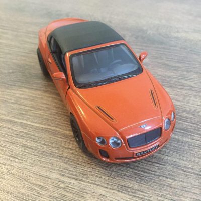 نمای بالای ماشین ASTON MARTIN مدل Bentely