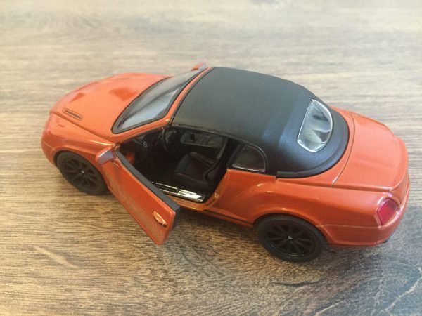 نمای صندلی اسپرت ماشین ASTON MARTIN مدل Bentely