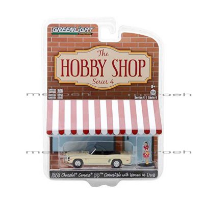 ماکت ماشین GreenLight مدل 1969 Chevrolet Camaro SS Convetible with Woman in Dress